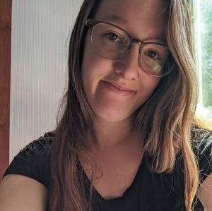 Meet your Posher, Hillary